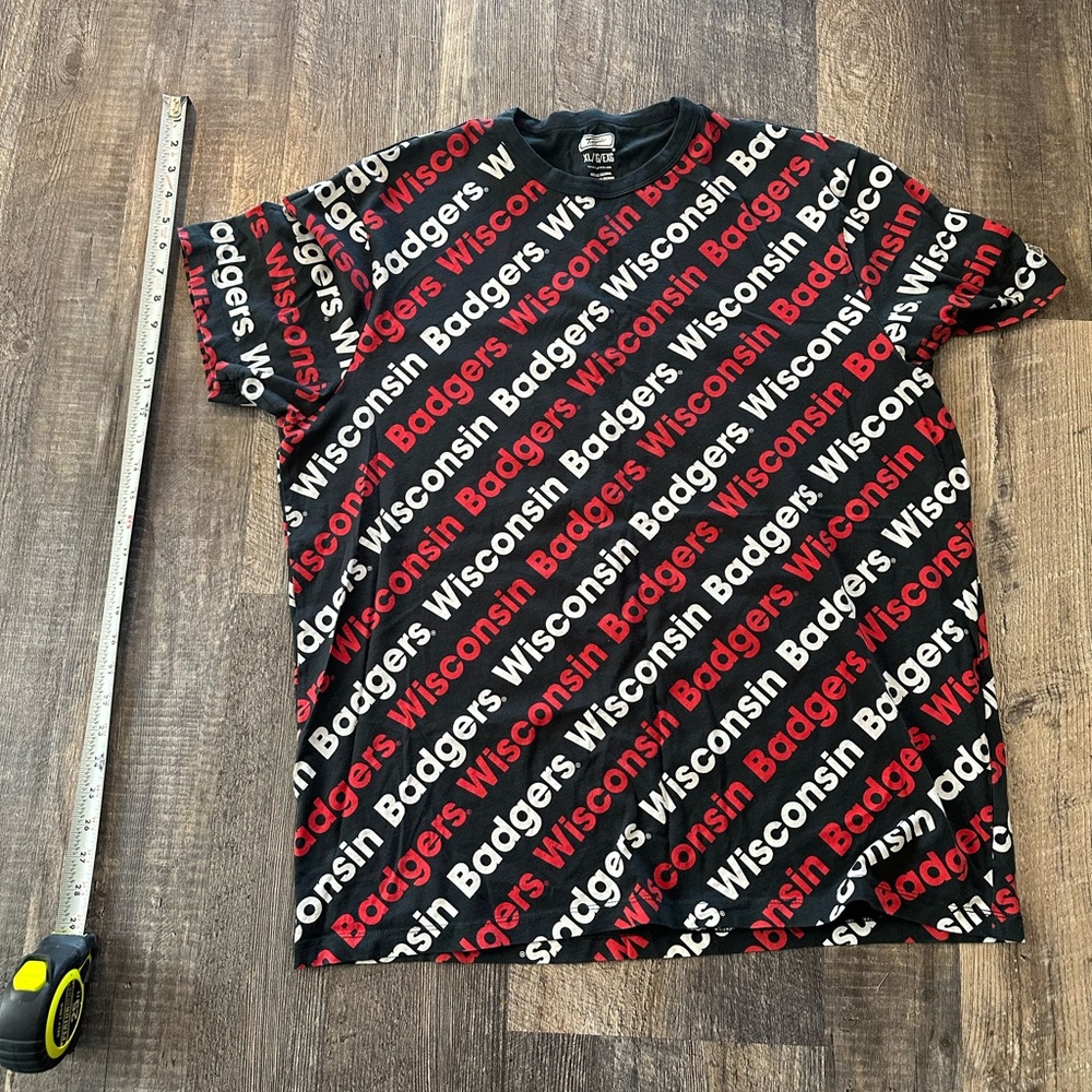 Unique Wisconsin Badger Shirt Men’s XL